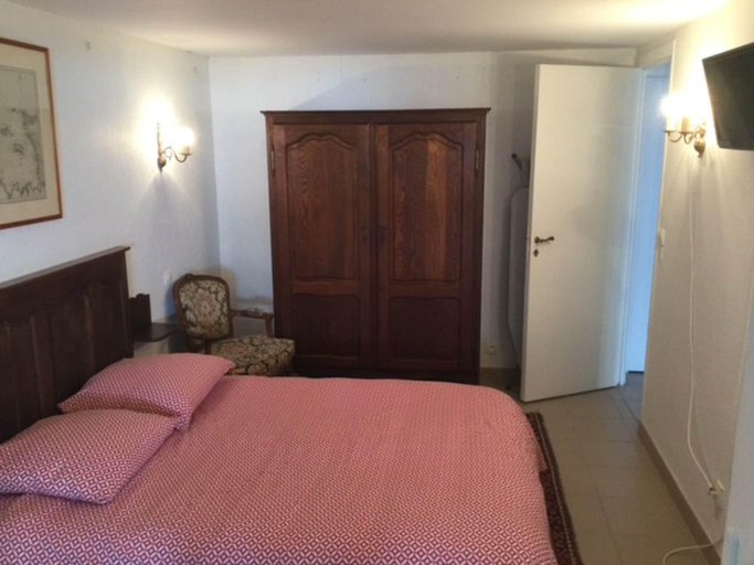5, bedroom apartment with view of private beach., Manche