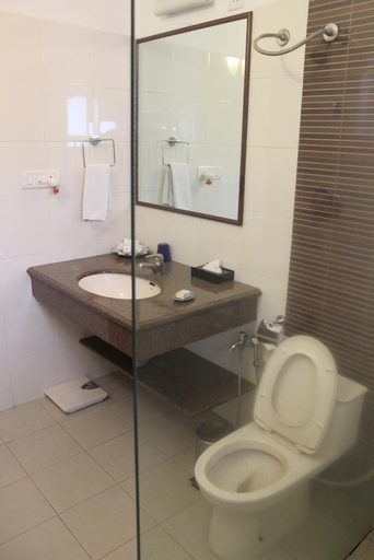 Bathroom 4, Justa Off MG Road, Bangalore