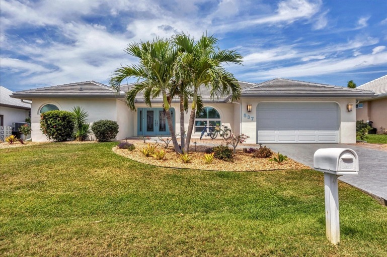 Exterior 5, Punta Gorda 3-Bedroom Canalfront Vacation Home with Pool 3 Home, Charlotte
