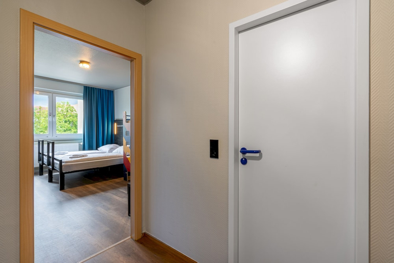 Bedroom 4, a&o Berlin Kolumbus, Berlin