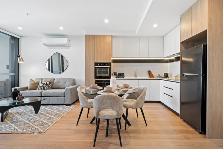 Private kitchen 2, Stunning 1-bed With City Views and Amenities, Melbourne
