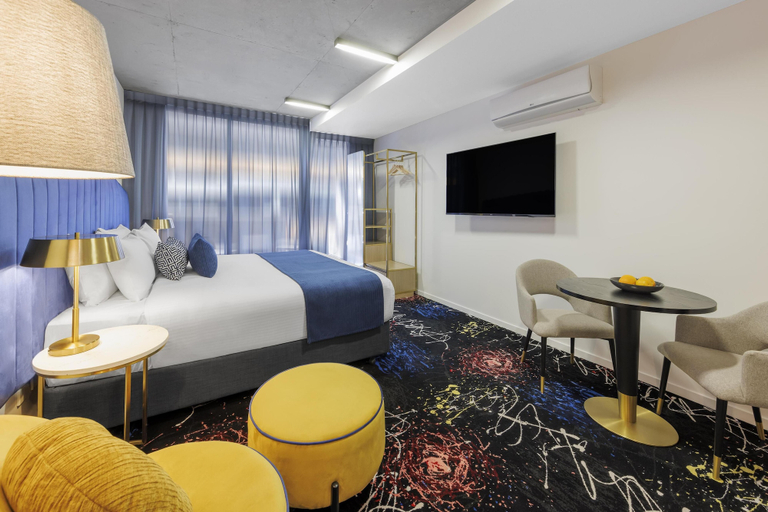 Bedroom 2, Oaks Melbourne St Kilda Road Hotel, Melbourne