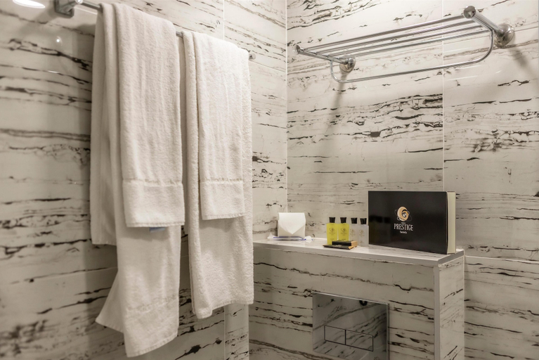 Bathroom 4, Prestige Hotel and Aquapark, Varna