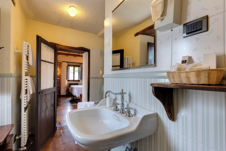 Bathroom 4, Entire Hilltop Villa With Private Pool In Palazzuolo Sul Senio, Florence