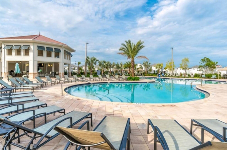 Room 4, Storey Lake 5bed Private Pool Free Water Park, Osceola