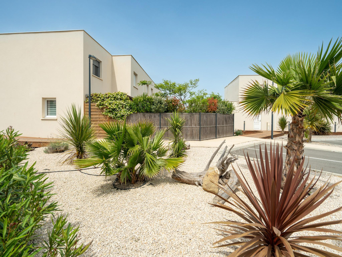 2, Charming Villa by Serignan Beach, Hérault