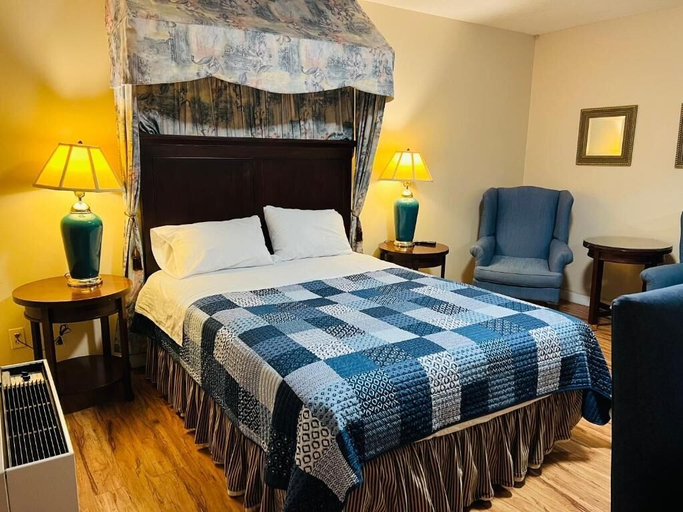 Bedroom 4, Sunset Inn, Niagara