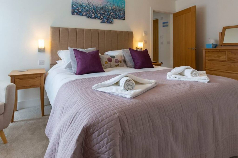 Room 4, The Grove in Cornwall, Cornwall