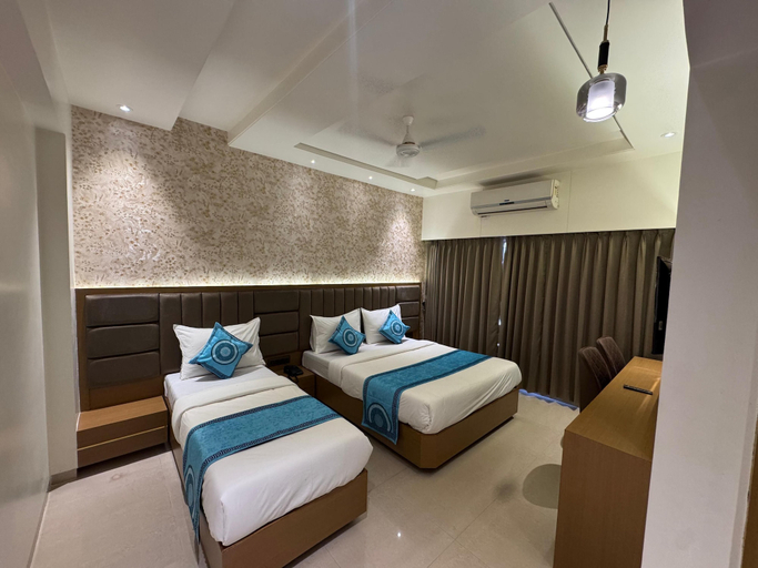 Room 4, Hotel Sai Seeta Palace Newly Renovated, Ahmadnagar