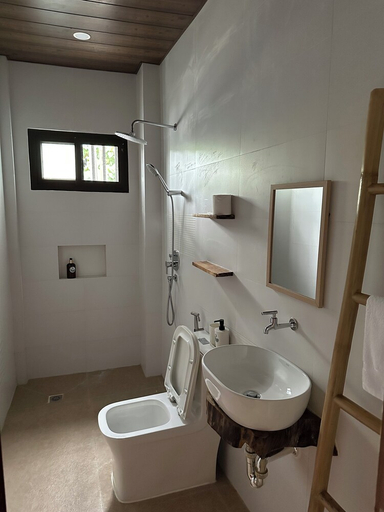 Bathroom 4, Azul de Panglao Hotel, Panglao