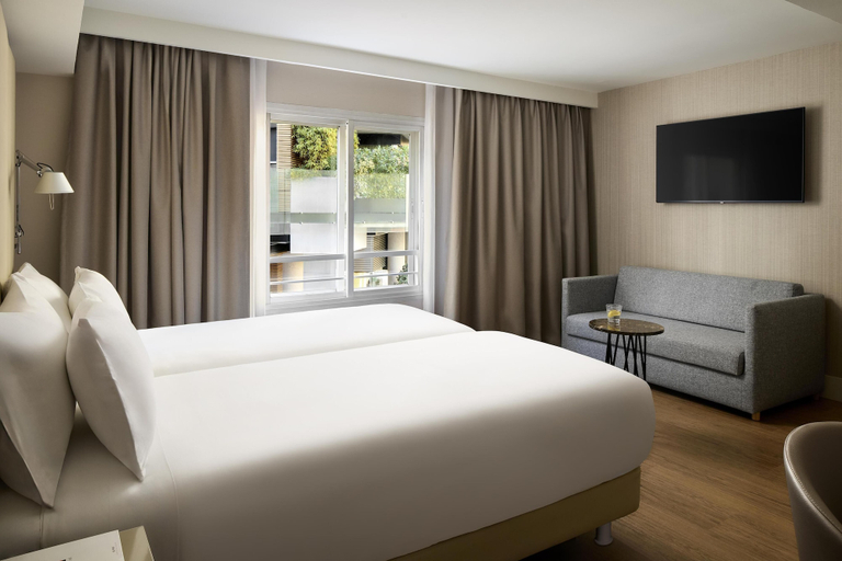Bedroom 3, NH Madrid Paseo de la Habana, Madrid
