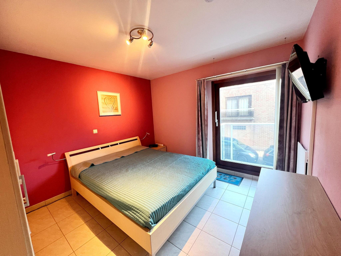 Bedroom 2, Apartment in Middelkerke near the Beach, West-Vlaanderen