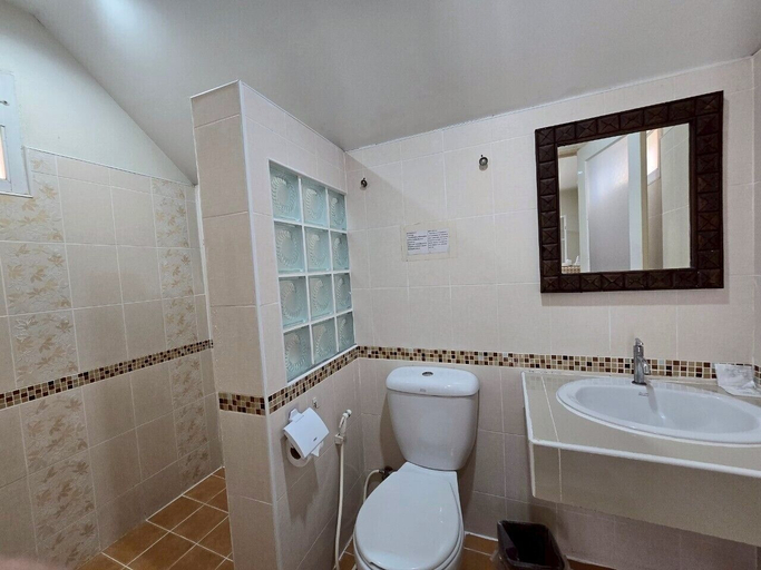 Bathroom 4, Suansiri Resort, Mae Chan