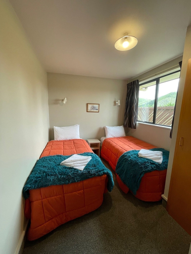 Bedroom 2, Sierra Motel and Apartments, Waitaki