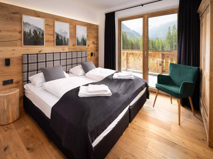 2, Chalet near Ski Lift with Garden, Zell am See