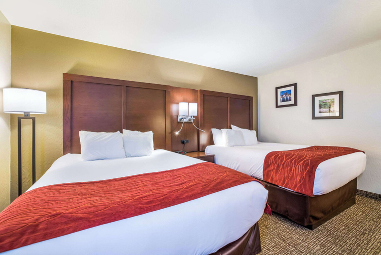 Bedroom 3, Comfort Inn & Suites Fairborn near Wright Patterson AFB, Greene