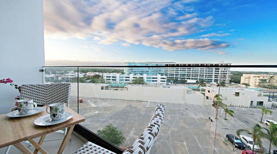 Courtyard, Condo Aria Ocean 614 by Kivoya, Compostela