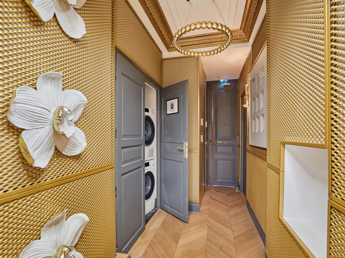 5, Sublim AC-3 BDR MontaigneArc de Triomphe, Paris