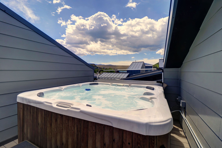 Property grounds 4, 58b 2br 3ba 2 Bedroom Townhouse by RedAwning, Summit