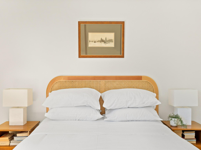 Bedroom 2, Spacious 2-Bed Townhouse with a Lush Courtyard, Sydney