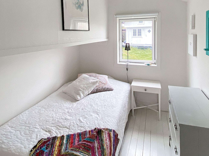 Bedroom 2, Holiday Home in Åskloster, Varberg