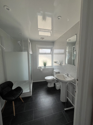 Bathroom 3, Stay at 25, Blackpool