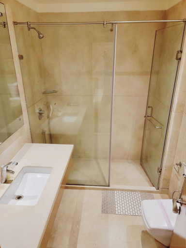 Bathroom, Almondz Hotel, Delhi