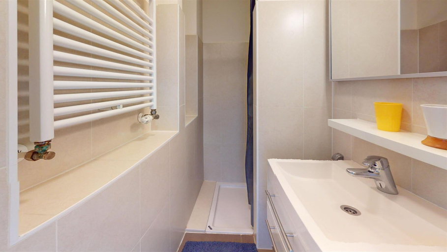 Bathroom 2, Duplex in Knokke Near North Sea Beach, West-Vlaanderen