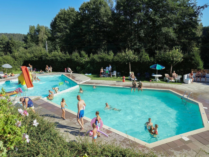 5, Peaceful Apartment with Pool, Antwerpen