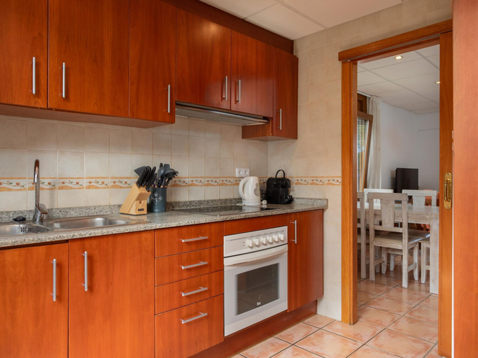 Room 3, Apartament amb Espectaculars Vistes al Mediterrani, Girona
