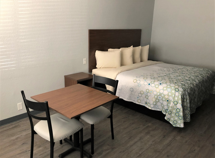 Bedroom 2, HomeTowne Studios San Antonio E - Frost Bank Center, Bexar