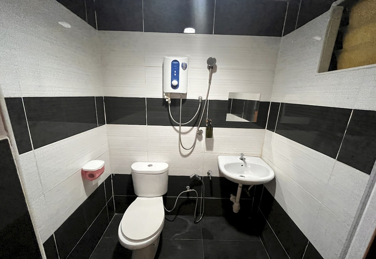 Bathroom, Hotel O RAHMAH SOJOURN CENTRE, Johor Bahru