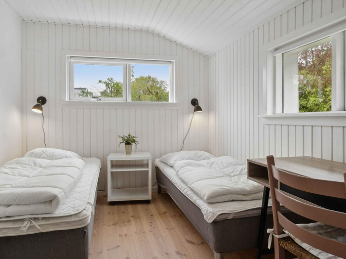 Bedroom 2, 5 Star Holiday Home in Dronningmolle, Gribskov