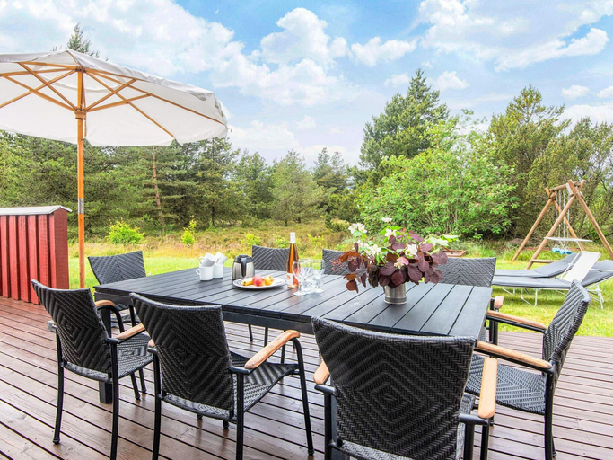 Food & Drinks 4, 4 Star Holiday Home in Romo, Tønder