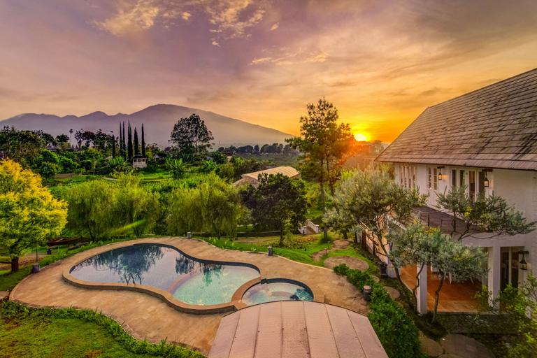 Others 2, Mahesa 3 W/ Pool, Garden & Mini Zoo, Malang