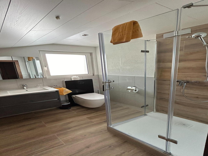 5, Chalet in Saas Fee near Ski Slopes, Visp