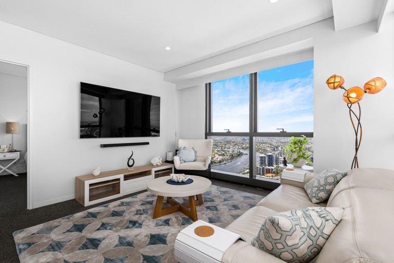 Living room 5, Stunning River View 2-bed With Pool, Brisbane