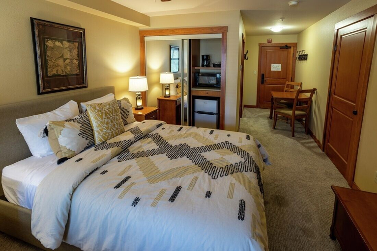 Room, 1205b - Double Queen Standard Eagle Springs West 1 Bedroom Hotel Room by RedAwning, Salt Lake