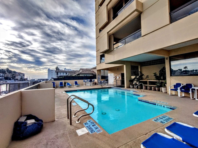 Pool 4, Landfall Towers 71 Minium 2 Bedroom Condo by RedAwning, Cameron