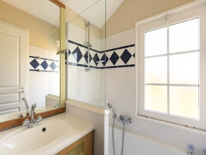 Bathroom, Houses of Port Bourgenay, Vendée