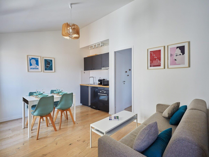 4, Apartment Boulogne facing the Passage, Hauts-de-Seine