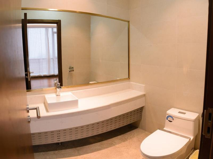 Bathroom, GreenTree Eastern Rizhao High Speed Railway Station Hotel, Rizhao