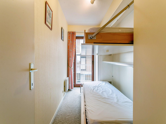 Bedroom 3, Apartment in Blankenberge near the Beach, West-Vlaanderen
