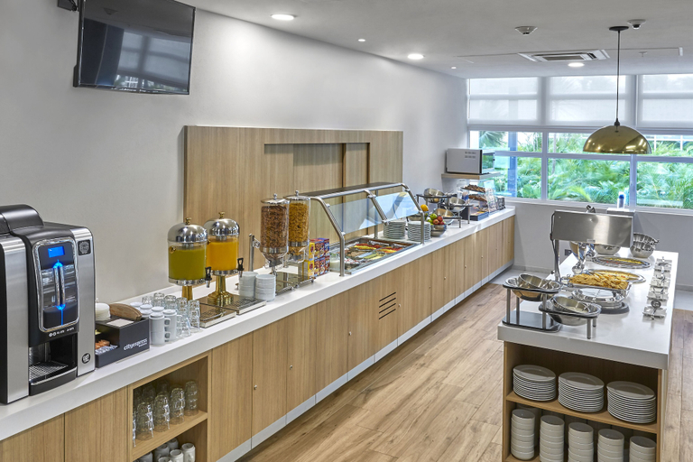 Food & Drinks 4, City Express Plus by Marriott Cancún Aeropuerto Riviera, Benito Juárez