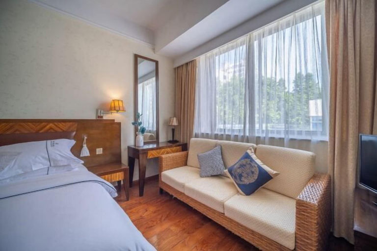 Bedroom 3, Boutique Holiday Hotel (Beihai Beibuwan Square), Beihai