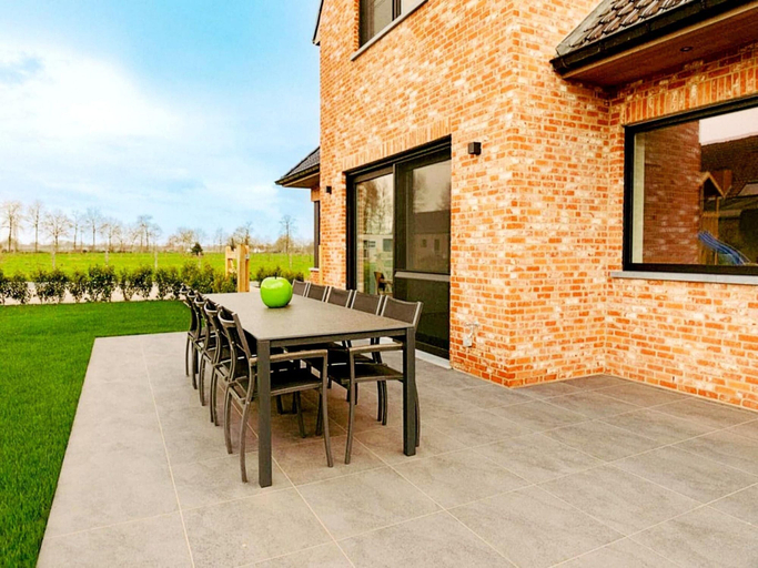 Balcony, Luxury Holiday Home in Wingene for 12, West-Vlaanderen