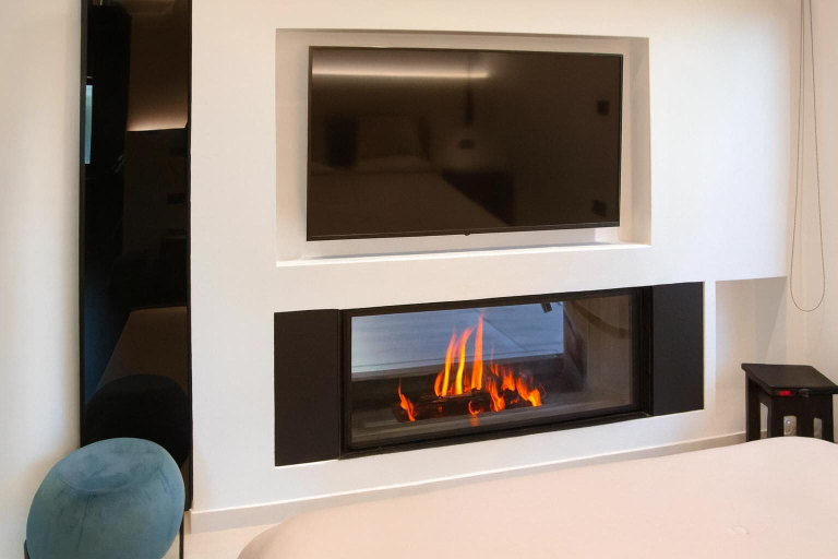Room 5, White and Black Cozy Suite in Aegina, Attica