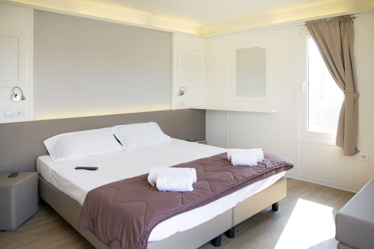 Bedroom 3, Fabulous Village, Rome