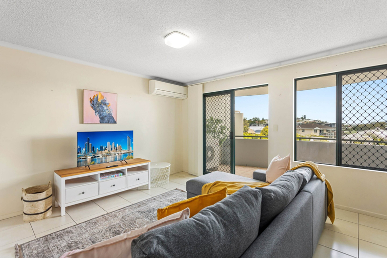 Living room 5, Albion Convenient Hideaway With Parking & Balcony, Albion