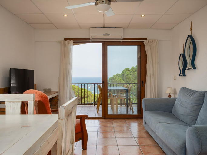 Room 2, Apartament amb Espectaculars Vistes al Mediterrani, Girona